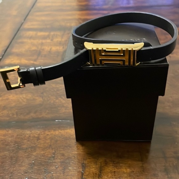 Cute Tory Burch Leather and Gold Bracelet. Like New Condition.👌 - Picture 4 of 6